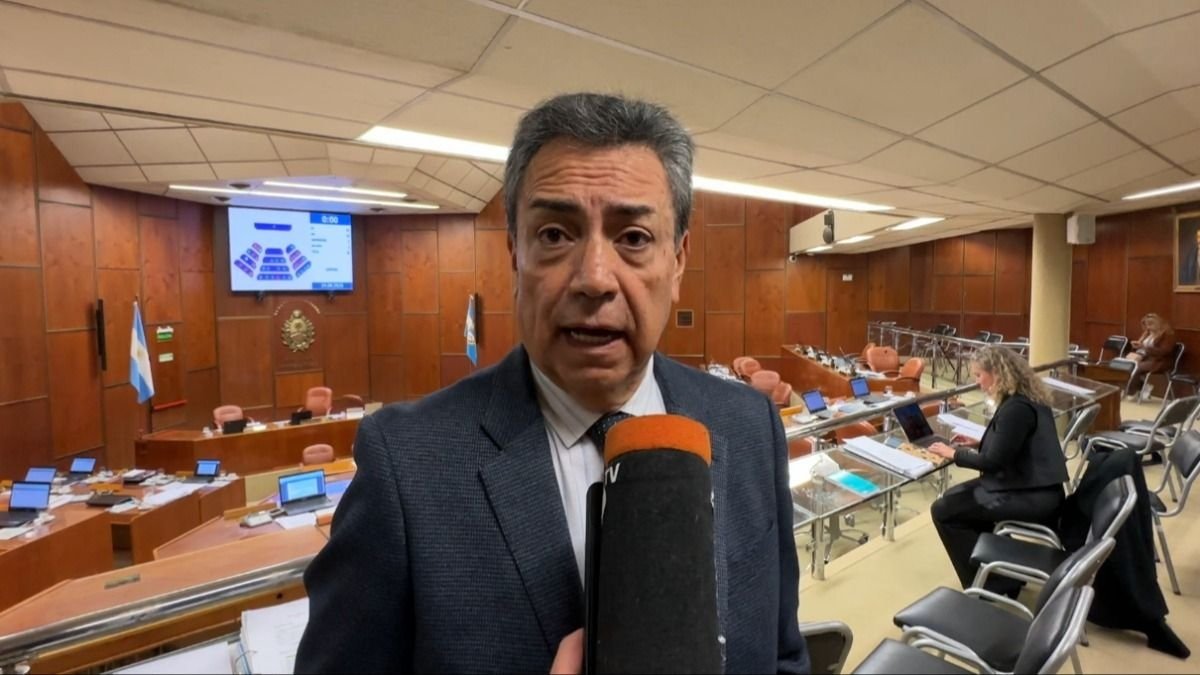 Eduardo Cabello explica su apoyo al acuerdo con Vicuña