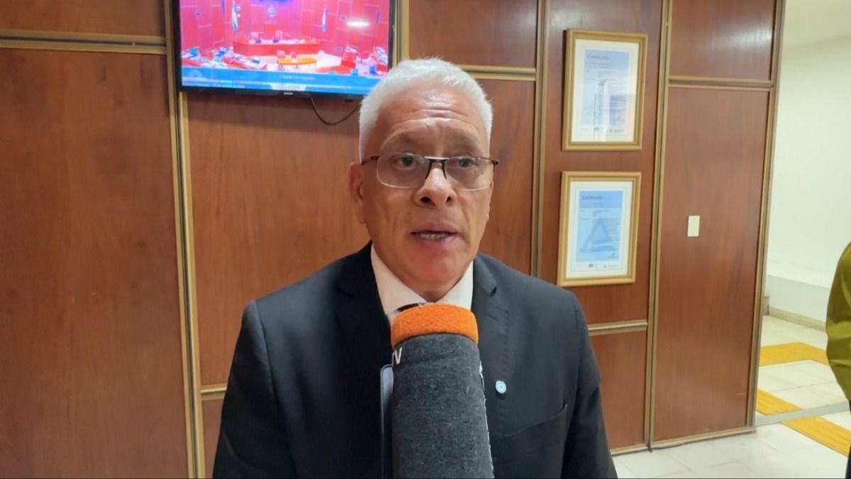 Juan Carlos Quiroga Moyano tras la votación del acuerdo con Vicuña