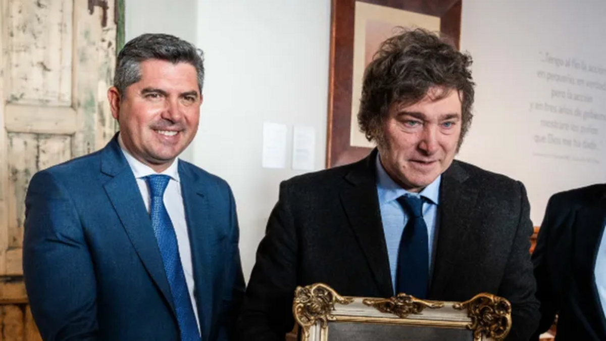 Orrego integraría la comitiva de Milei a París para promover inversiones