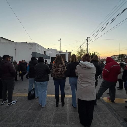 Municipales de Sarmiento rechazan la falta de aumento y continúan en estado de asamblea