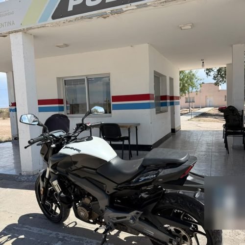 En el control de San Carlos detectaron una Bajaj con chapa apócrifa