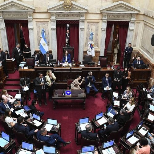 Senadores en sus bancas durante una sesión en el recinto del Senado de la Nación